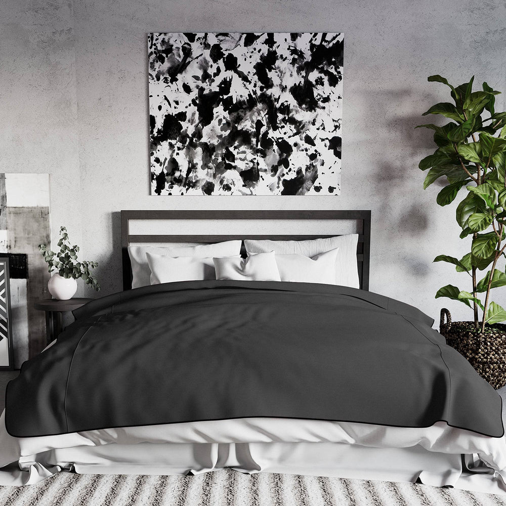 Fascinator Lush Throw  Black Microvelvet - King Size - FifthGate